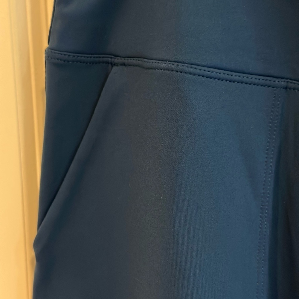 Teal Blue High-Waisted Leggings With Pockets - Picture 3 of 4